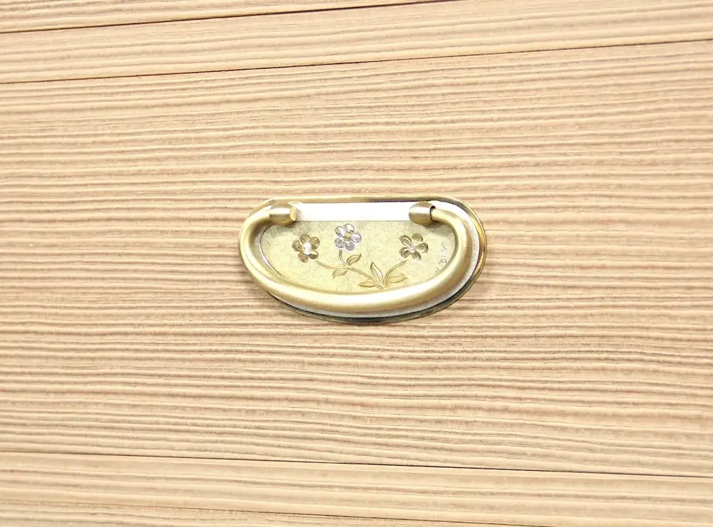 引出し金具
